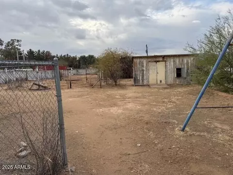 Exterior - 2613 E Lynne Ln, Phoenix, AZ 85042 photo 2 of 4