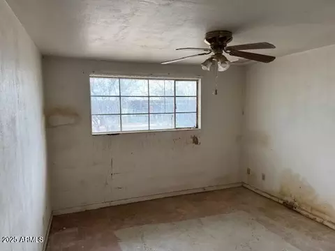 Bedroom - 2613 E Lynne Ln, Phoenix, AZ 85042 photo 1 of 3