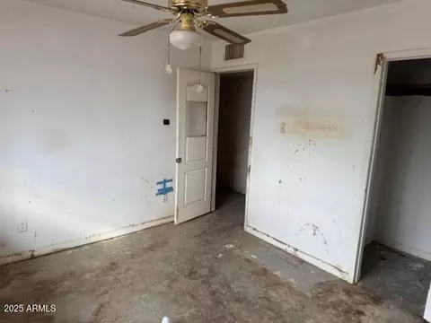 Bedroom - 2613 E Lynne Ln, Phoenix, AZ 85042 photo 3 of 3