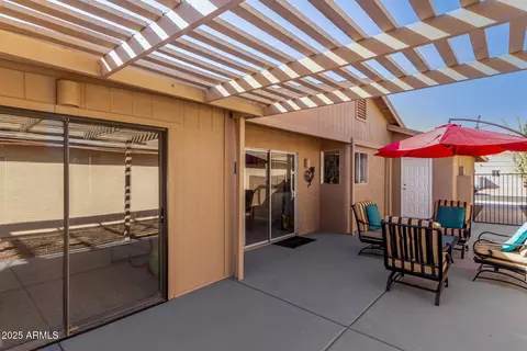 9725 E Navajo Pl, Sun Lakes, AZ 85248