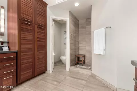 Bath - 211 E Dawn Dr, Tempe, AZ 85284 photo 6 of 8