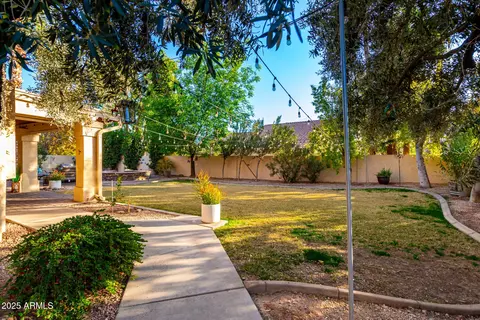 Exterior - 211 E Dawn Dr, Tempe, AZ 85284 photo 18 of 22