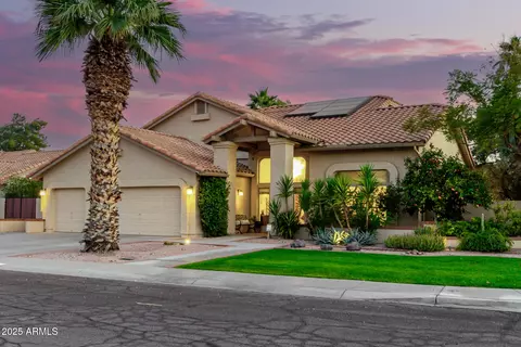 Exterior - 211 E Dawn Dr, Tempe, AZ 85284 photo 5 of 22