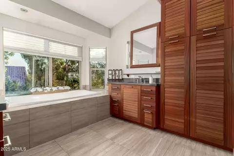 Bath - 211 E Dawn Dr, Tempe, AZ 85284 photo 1 of 8
