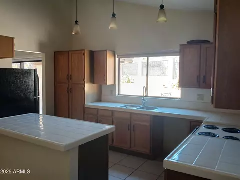 Kitchen - 3626 E Thunderhill Pl, Phoenix, AZ 85044 photo 2 of 5