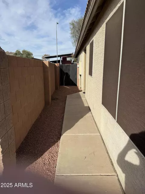 4004 E Chambers St, Phoenix, AZ 85040 photo 2