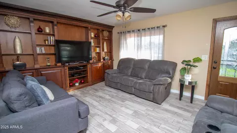 1028 Emerald Ave, Mesa, AZ 85204 photo 3