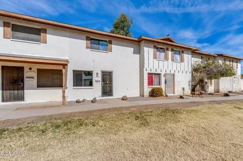 7117 W Wolf St, Phoenix, AZ 85033 photo 2
