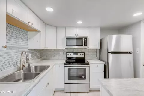 7117 W Wolf St, Phoenix, AZ 85033 photo 7