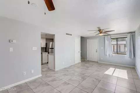7117 W Wolf St, Phoenix, AZ 85033 photo 4