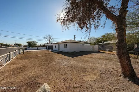 3812 N 63rd Dr, Phoenix, AZ 85033 photo 6