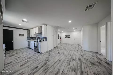 3812 N 63rd Dr, Phoenix, AZ 85033 photo 7