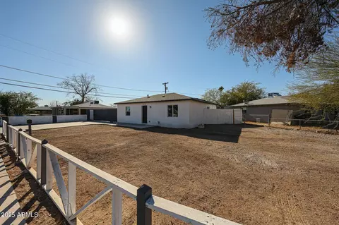 3812 N 63rd Dr, Phoenix, AZ 85033 photo 4