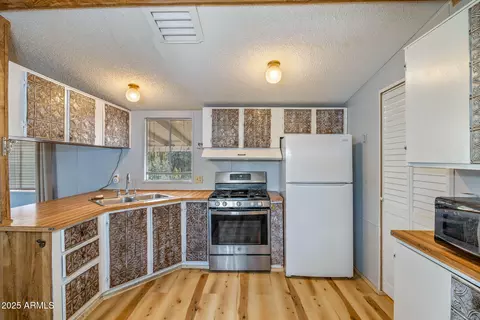 3498 Wildflower Dr, Overgaard, AZ 85933 photo 8