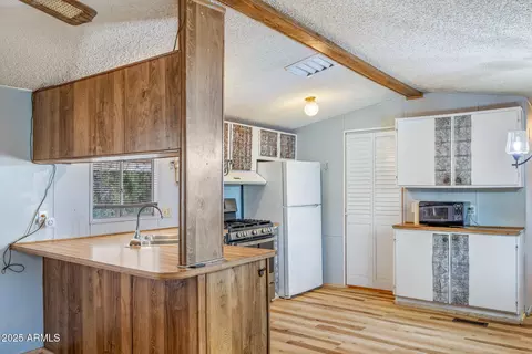 3498 Wildflower Dr, Overgaard, AZ 85933 photo 7