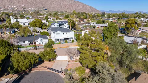 5616 E Argyle Dr, Phoenix, AZ 85018 photo 2