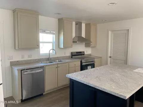 1432 N Plaza Dr, Apache Junction, AZ 85120 photo 3
