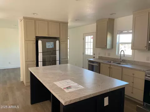 1432 N Plaza Dr, Apache Junction, AZ 85120 photo 2