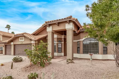 532 S Lagoon Dr, Gilbert, AZ 85233