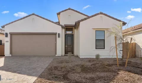 641 E Greenback Dr, San Tan Valley, AZ 85140