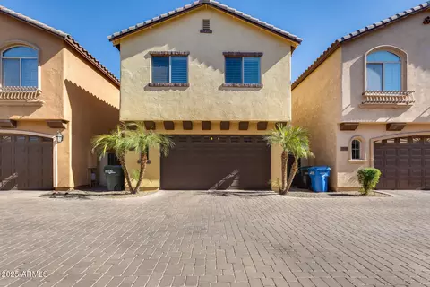 2061 E Heartwood Ln, Phoenix, AZ 85022
