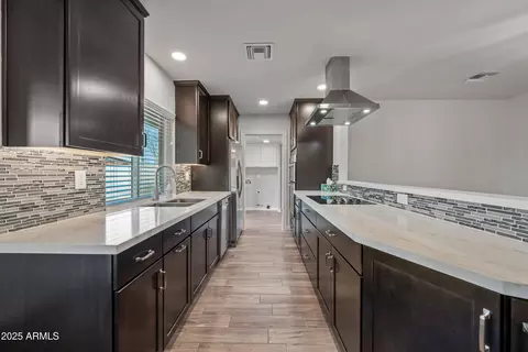 2918 E Laurel Ln, Phoenix, AZ 85028 photo 10