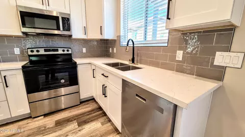 Kitchen - 204 S Thunder Mtn, Payson, AZ 85541 photo 6 of 8