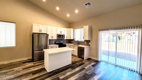 Kitchen - 204 S Thunder Mtn, Payson, AZ 85541 photo 2 of 8