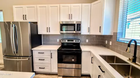 Kitchen - 204 S Thunder Mtn, Payson, AZ 85541 photo 7 of 8