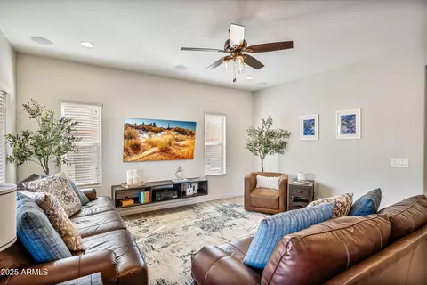 2404 E Gillcrest Rd, Gilbert, AZ 85298 photo 9