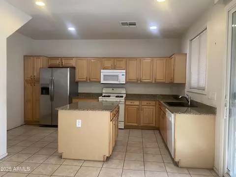 Kitchen - 2113 E Sunland Ave, Phoenix, AZ 85040 photo 1 of 3