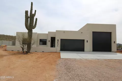 431 W Rough Rider Rd, New River, AZ 85087