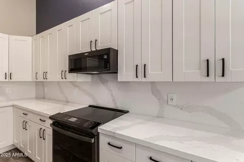 Kitchen - 4213 E Stanford Ave, Gilbert, AZ 85234 photo 3 of 4
