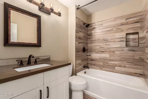 Bath - 4213 E Stanford Ave, Gilbert, AZ 85234 photo 3 of 3