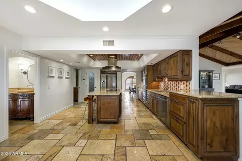 Kitchen - 4340 E Turquoise Ave, Phoenix, AZ 85028 photo 2 of 10