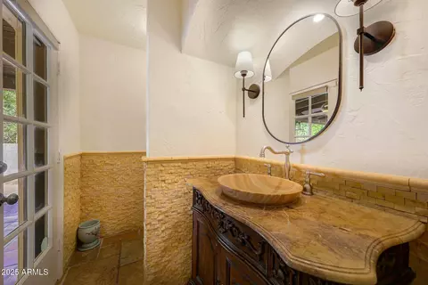 Bath - 4340 E Turquoise Ave, Phoenix, AZ 85028 photo 7 of 7
