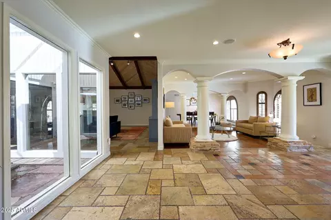 Entry Way - 4340 E Turquoise Ave, Phoenix, AZ 85028 photo 2 of 4