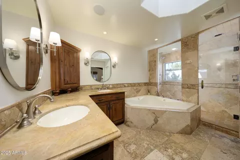 Bath - 4340 E Turquoise Ave, Phoenix, AZ 85028 photo 1 of 7