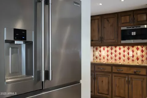 Kitchen - 4340 E Turquoise Ave, Phoenix, AZ 85028 photo 9 of 10