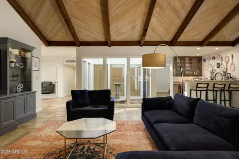 Living - 4340 E Turquoise Ave, Phoenix, AZ 85028 photo 3 of 4