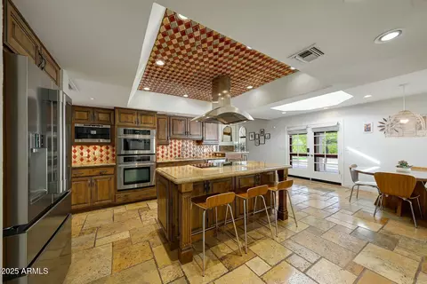Kitchen - 4340 E Turquoise Ave, Phoenix, AZ 85028 photo 6 of 10