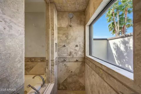 Bath - 4340 E Turquoise Ave, Phoenix, AZ 85028 photo 4 of 7