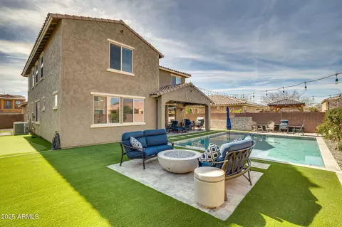 Exterior - 1078 E Oriole Dr, Gilbert, AZ 85297 photo 5 of 6