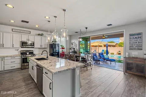 Kitchen - 1078 E Oriole Dr, Gilbert, AZ 85297 photo 2 of 3