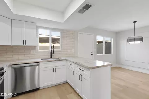 610 E Montebello Ave #35, Phoenix, AZ 85012 photo 12