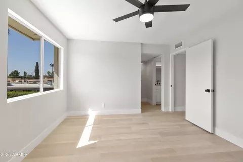 610 E Montebello Ave #35, Phoenix, AZ 85012 photo 19