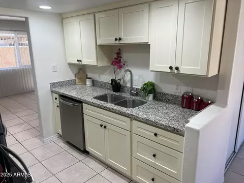 7126 N 19th Ave #161, Phoenix, AZ 85021