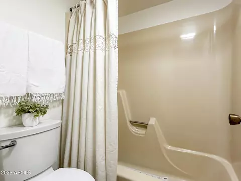 3033 E Devonshire Ave #2004, Phoenix, AZ 85016 photo 10
