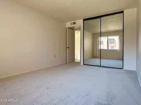 3033 E Devonshire Ave #2004, Phoenix, AZ 85016 photo 11