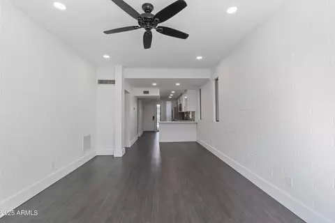 Living - 3650 E Montecito Ave #5, Phoenix, AZ 85018 photo 2 of 2